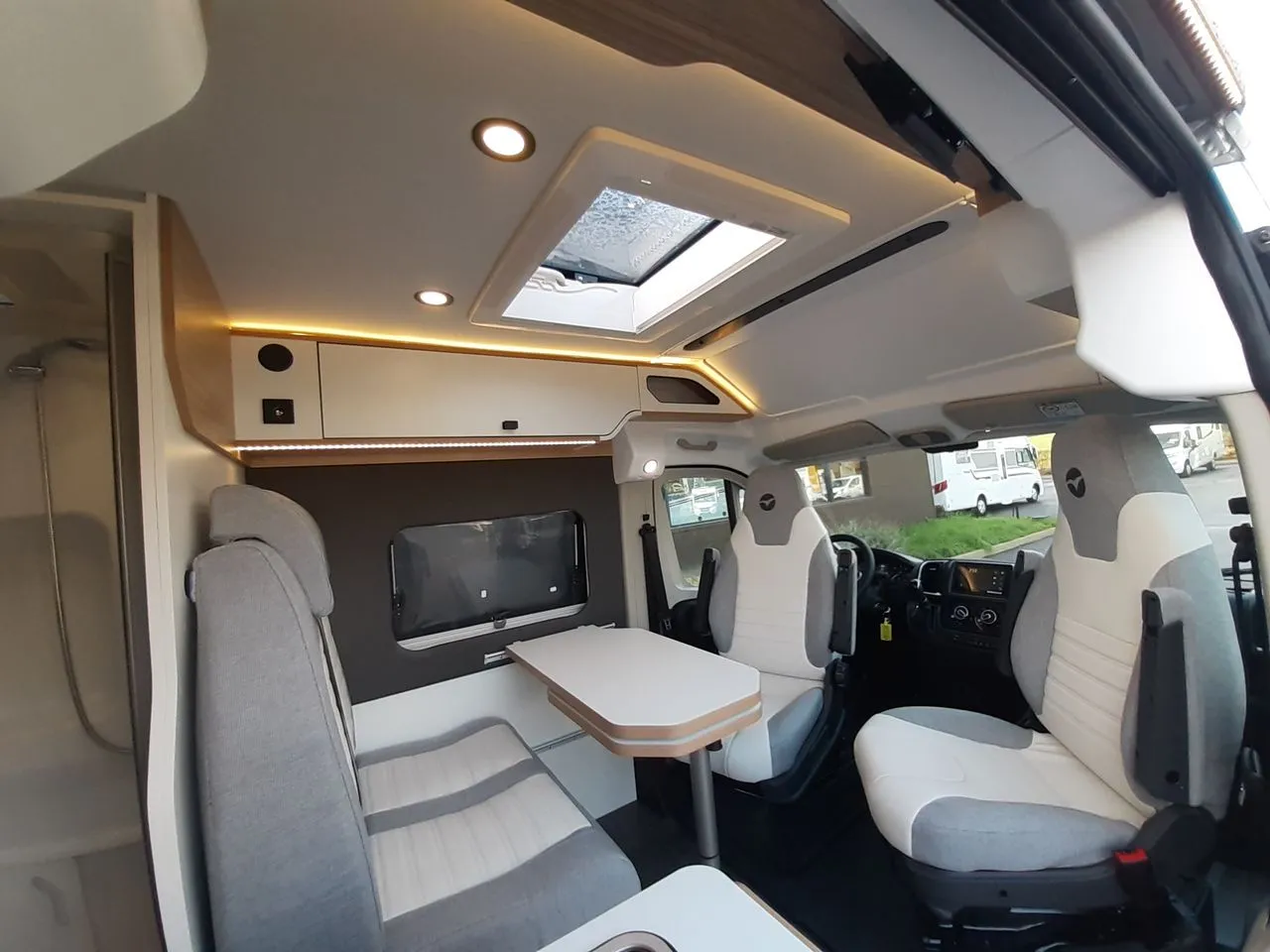 Fourgon aménagé - Pilote - V600 G EVIDENCE - 2026