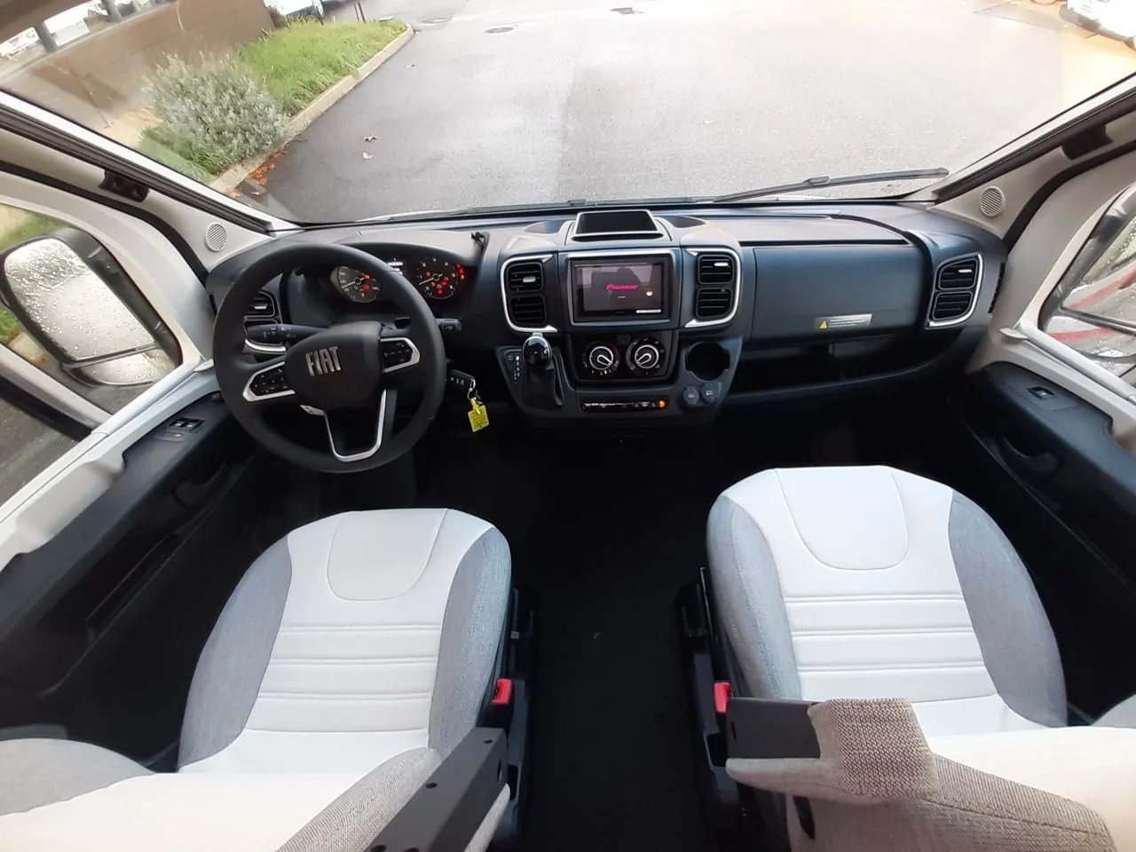 Fourgon aménagé - Pilote - V600 G EVIDENCE - 2026