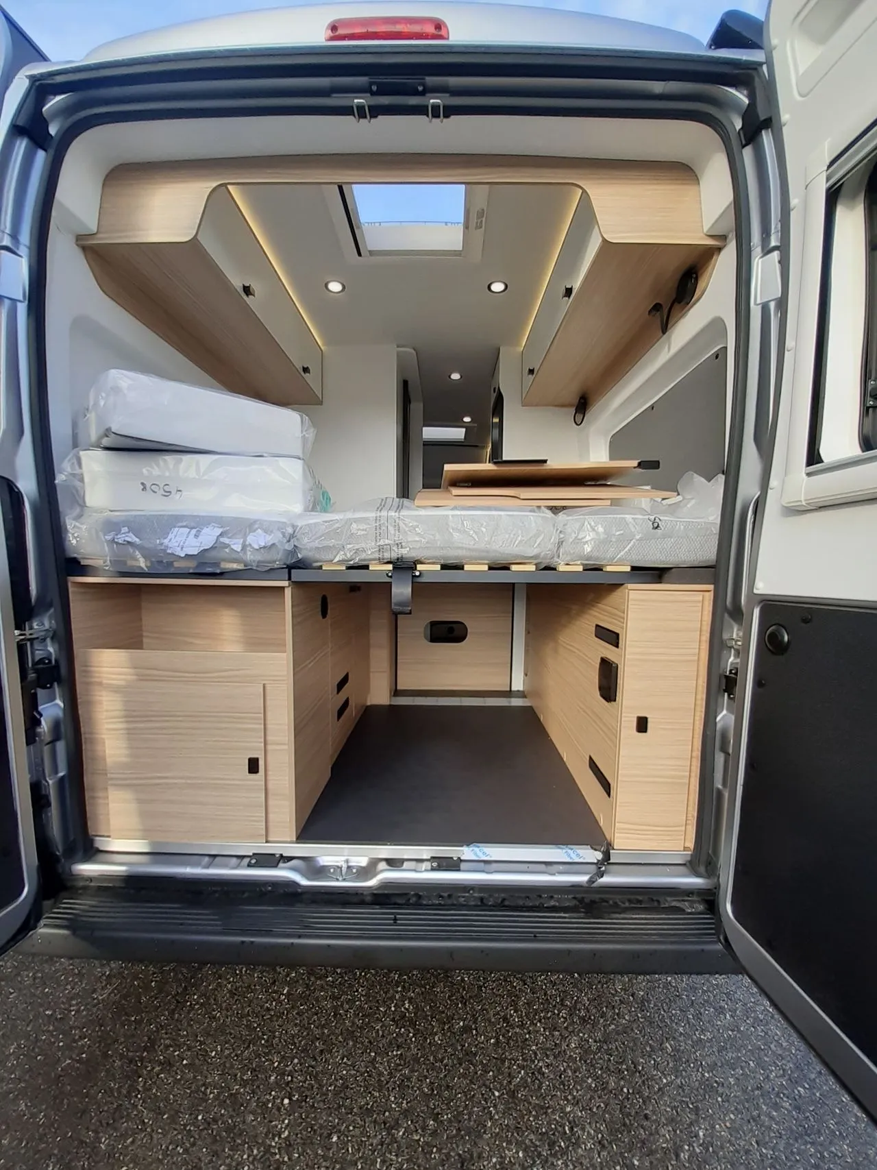 Fourgon aménagé - Pilote - V600 G EVIDENCE - 2026