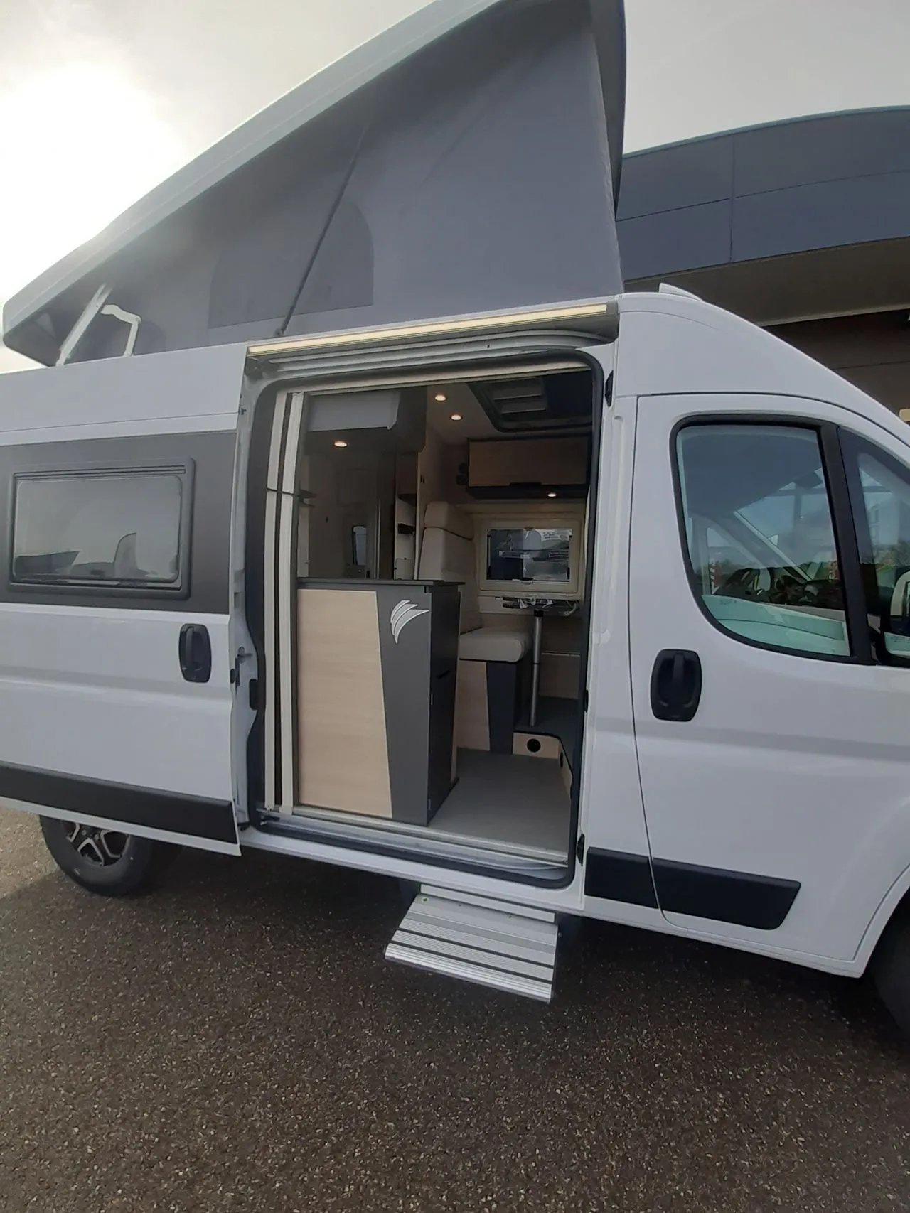 Fourgon aménagé - Dreamer - D43 UP - 2026