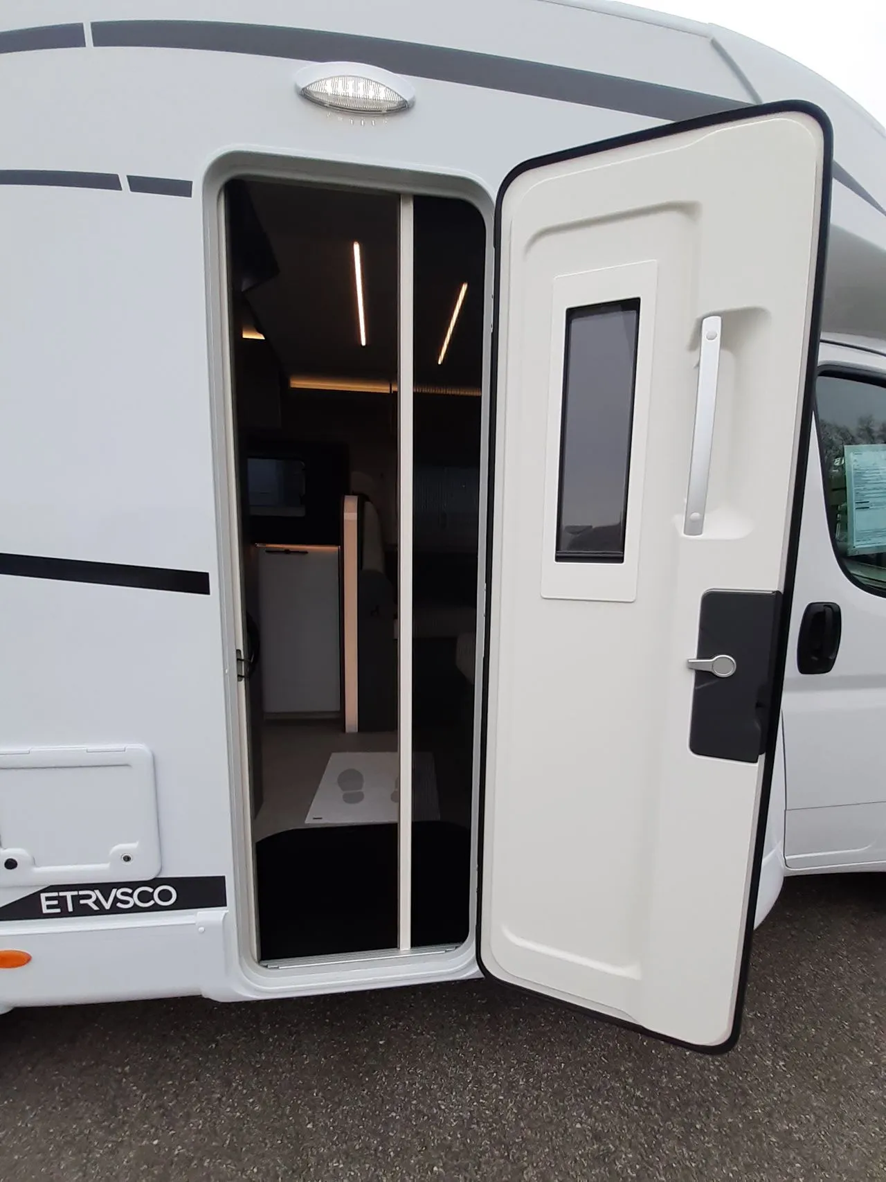Camping-car - Etrusco - T6900 SB - 2026
