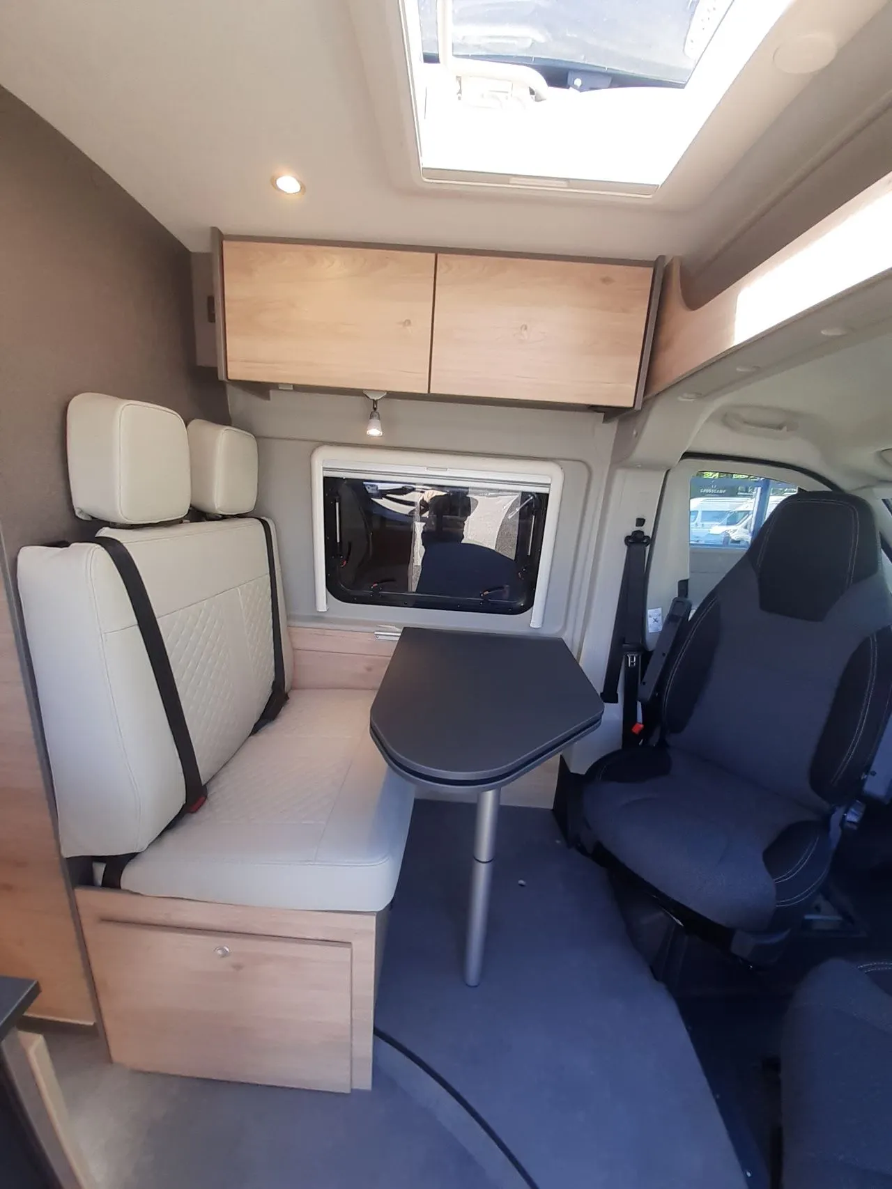 Fourgon aménagé - Dethleffs - GLOBETRAIL CV600 DS ACTIVE PLUS - 2026