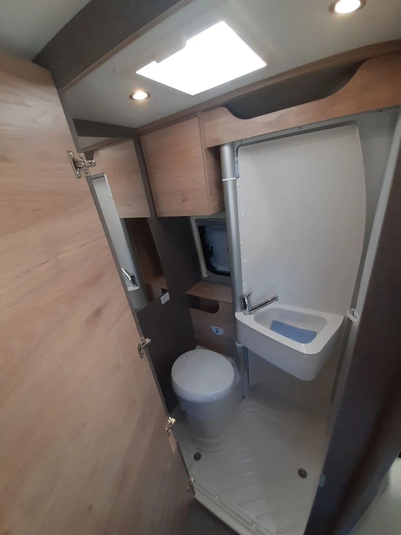 Fourgon aménagé - Dethleffs - GLOBETRAIL CV600 DS ACTIVE PLUS - 2026