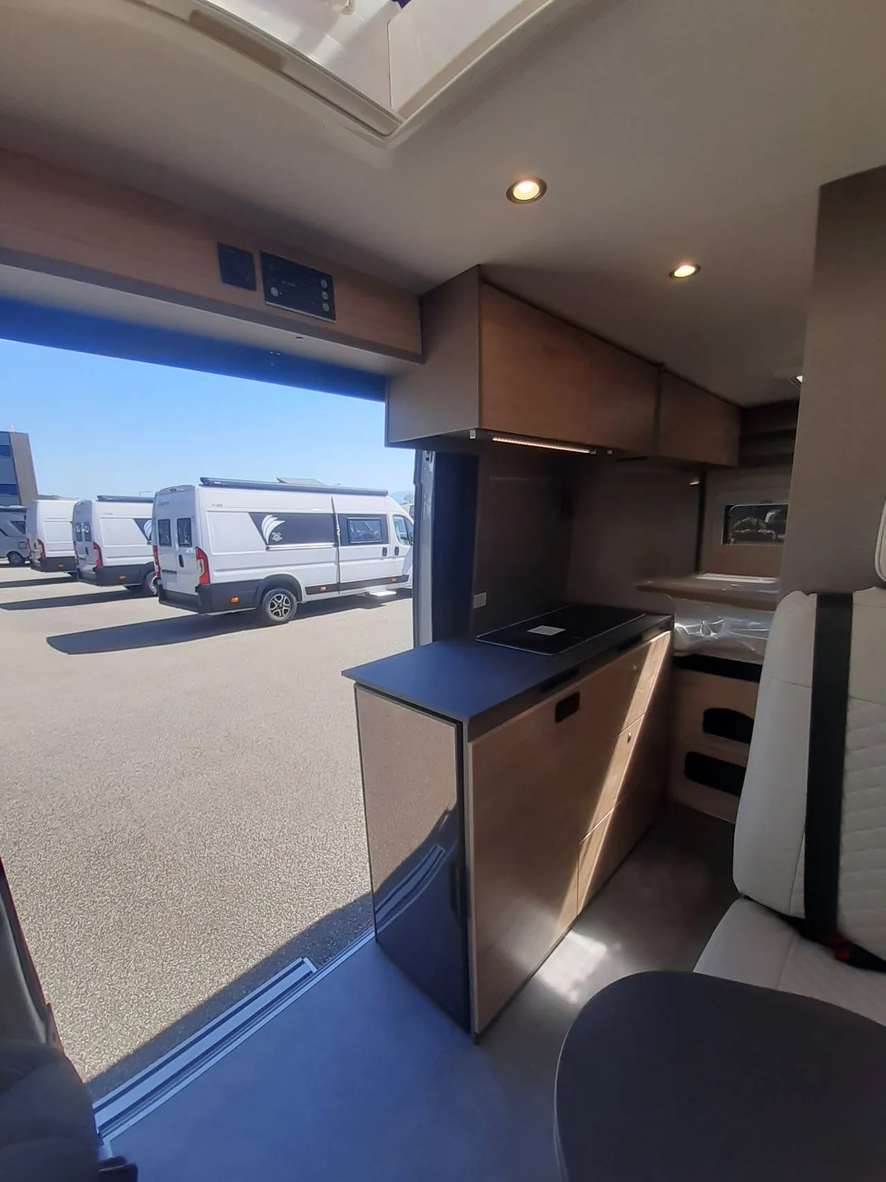 Fourgon aménagé - Dethleffs - GLOBETRAIL CV600 DS ACTIVE PLUS - 2026