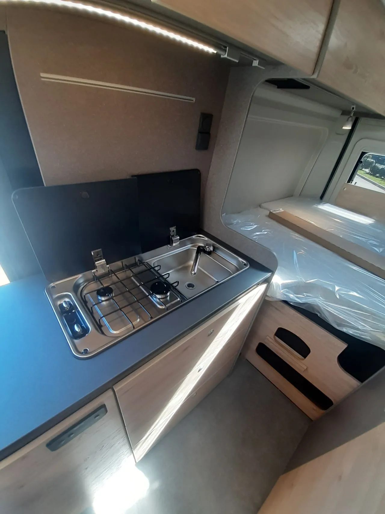 Fourgon aménagé - Dethleffs - GLOBETRAIL CV600 DS ACTIVE PLUS - 2026