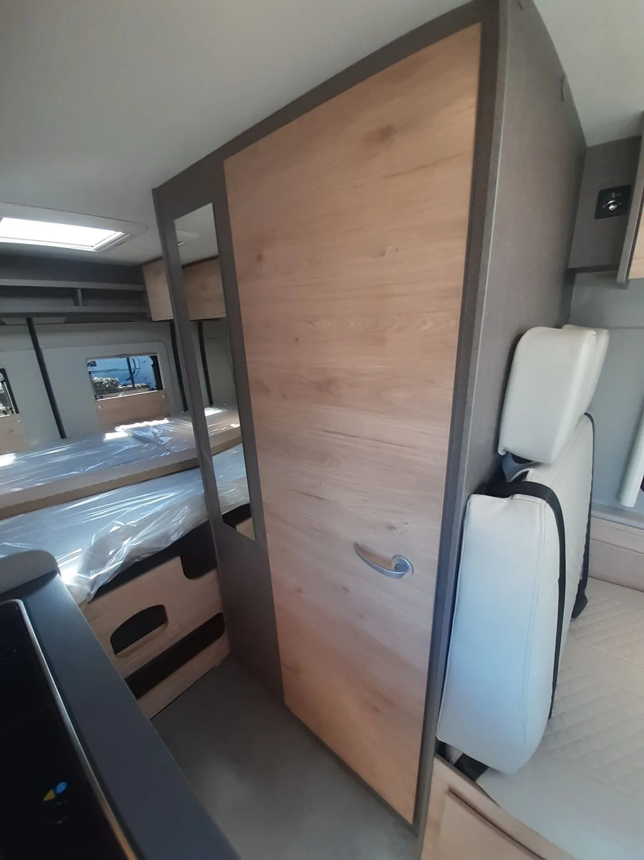 Fourgon aménagé - Dethleffs - GLOBETRAIL CV600 DS ACTIVE PLUS - 2026