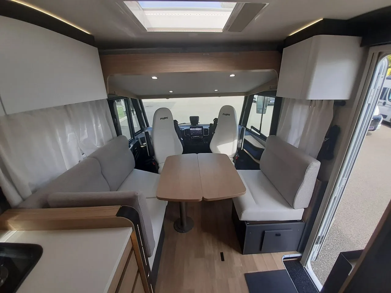 Camping-car - Pilote - G740 FC EVIDENCE - 2027