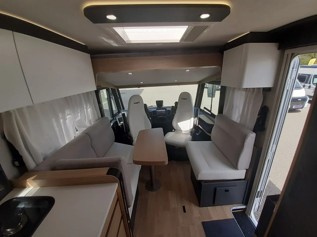 Camping-car - Pilote - G740 FC EVIDENCE - 2027