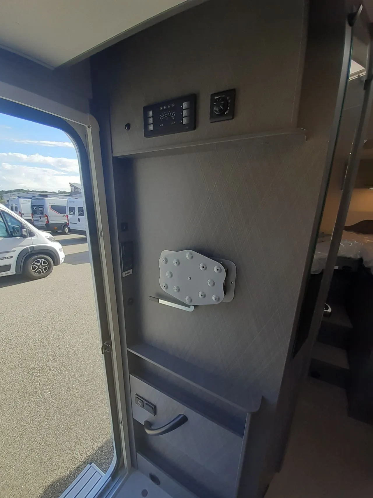 Camping-car - Etrusco - V6.8 SCF - 2027