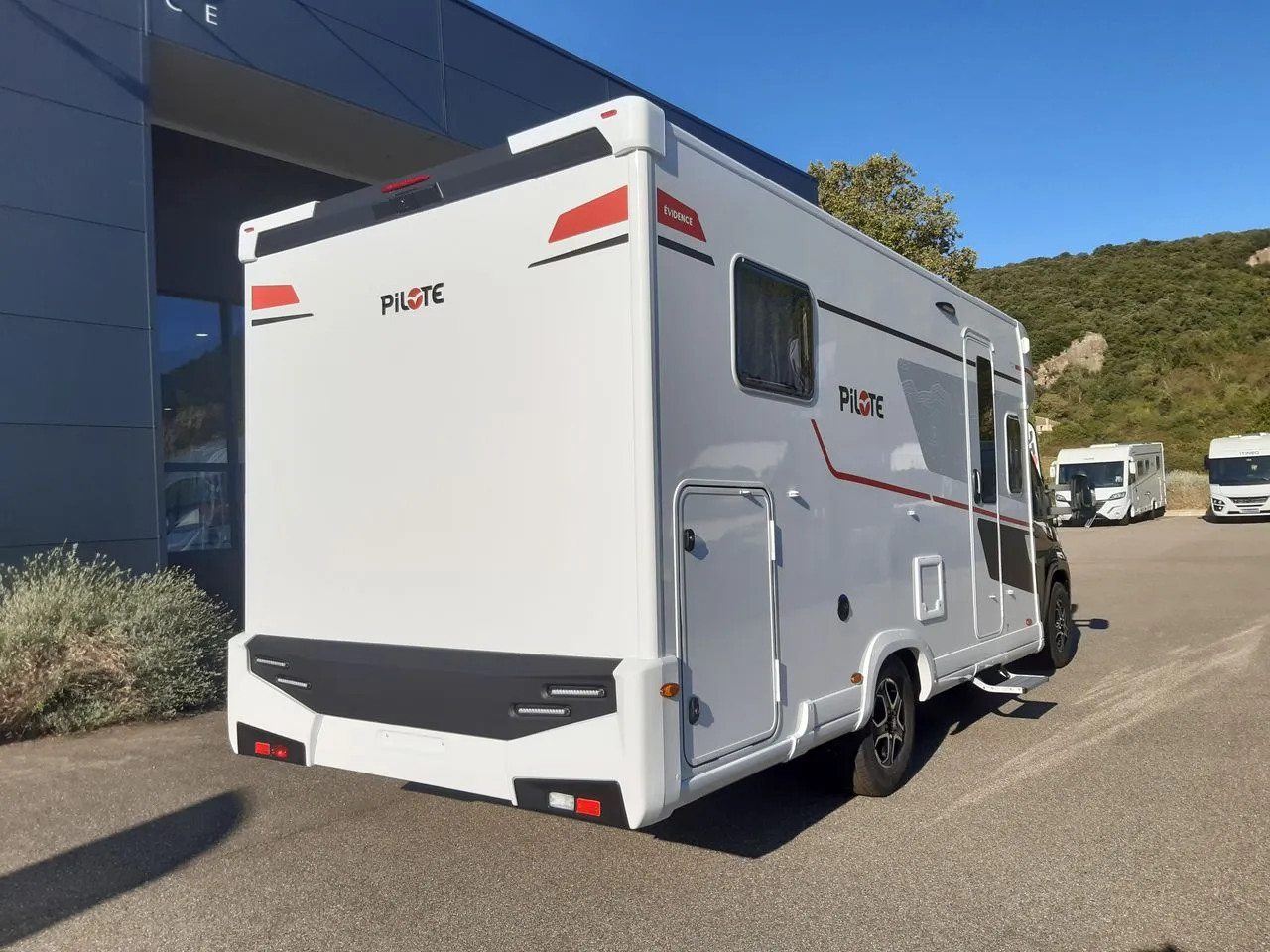 Camping-car - Pilote - P720 FGJ EVIDENCE - 2027