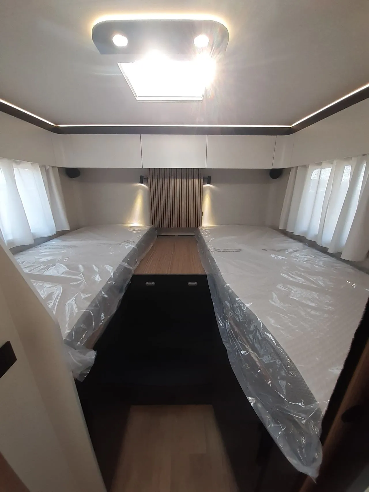 Camping-car - Pilote - P720 FGJ EVIDENCE - 2027