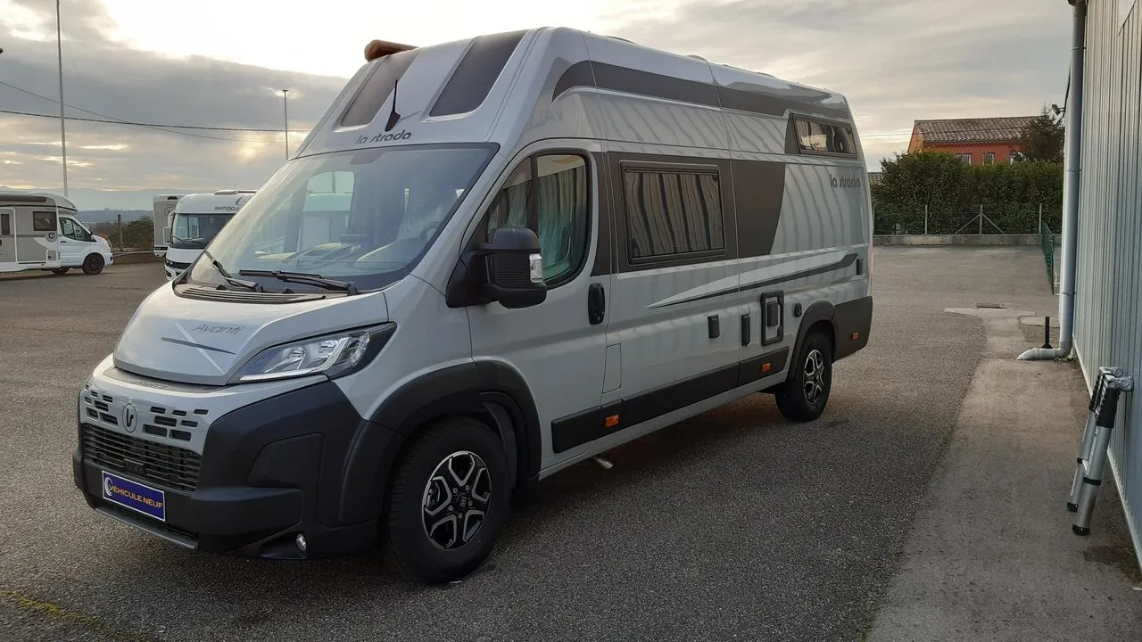 Fourgon aménagé - La Strada - AVANTI EB - 2025
