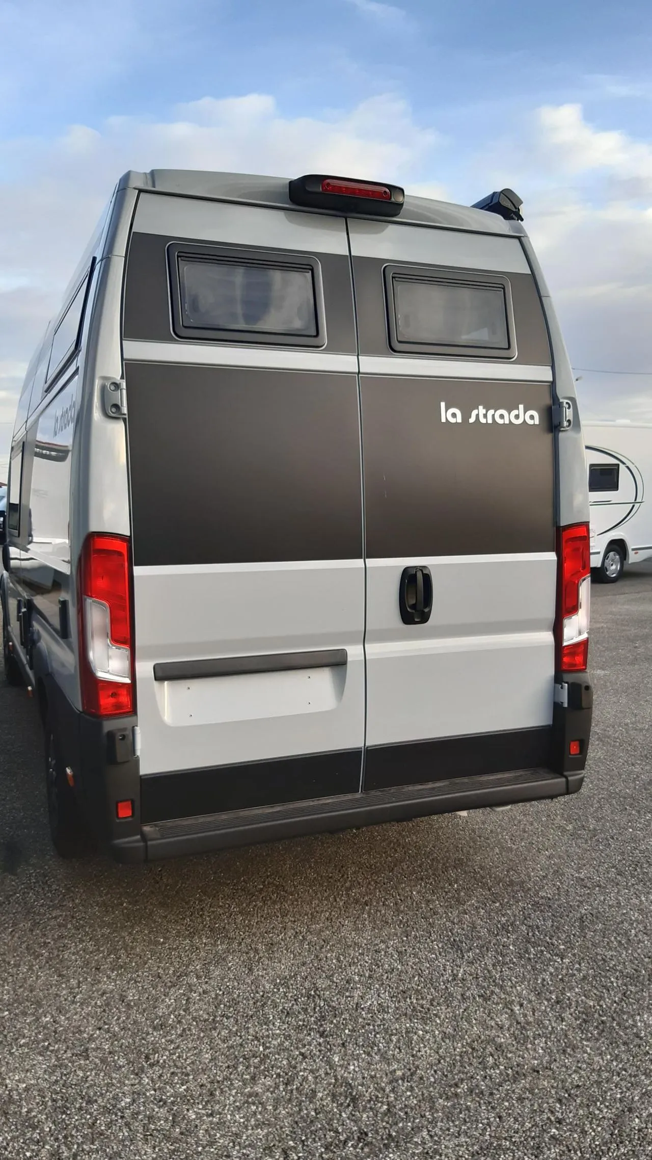 Fourgon aménagé - La Strada - AVANTI EB - 2025