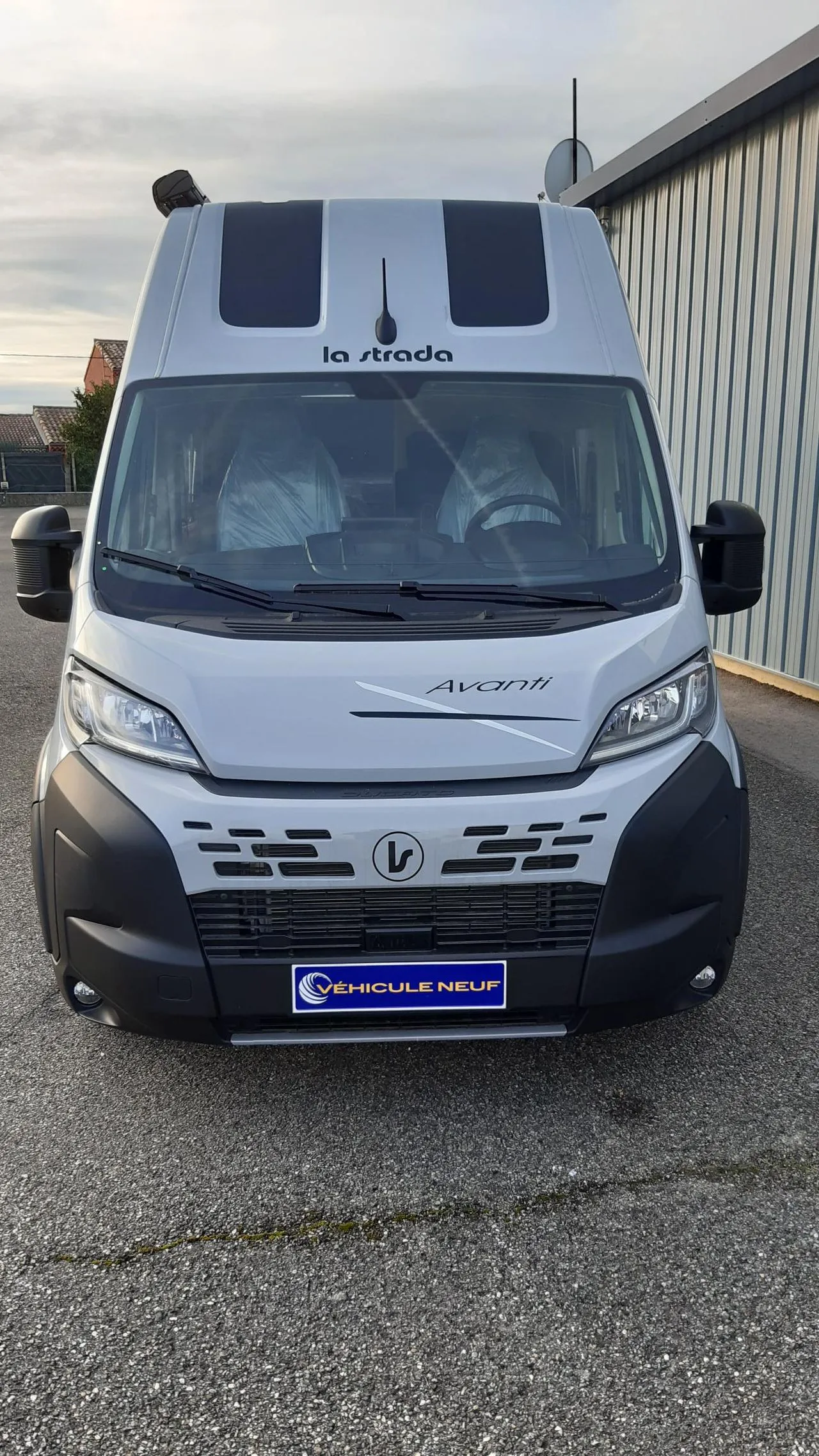 Fourgon aménagé - La Strada - AVANTI EB - 2025
