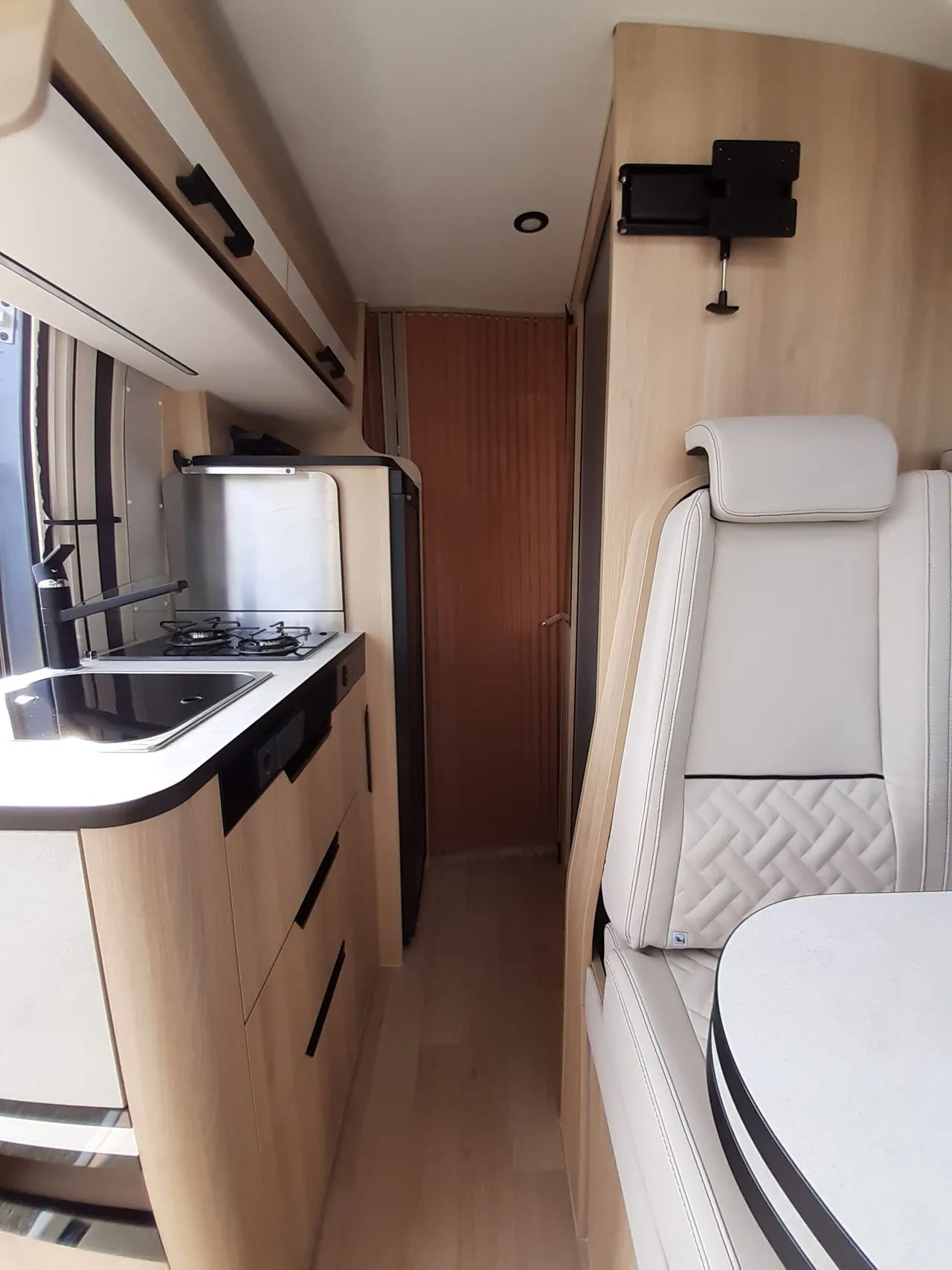 Fourgon aménagé - Campereve - MAGELLAN 746 SAPHIR - 2025