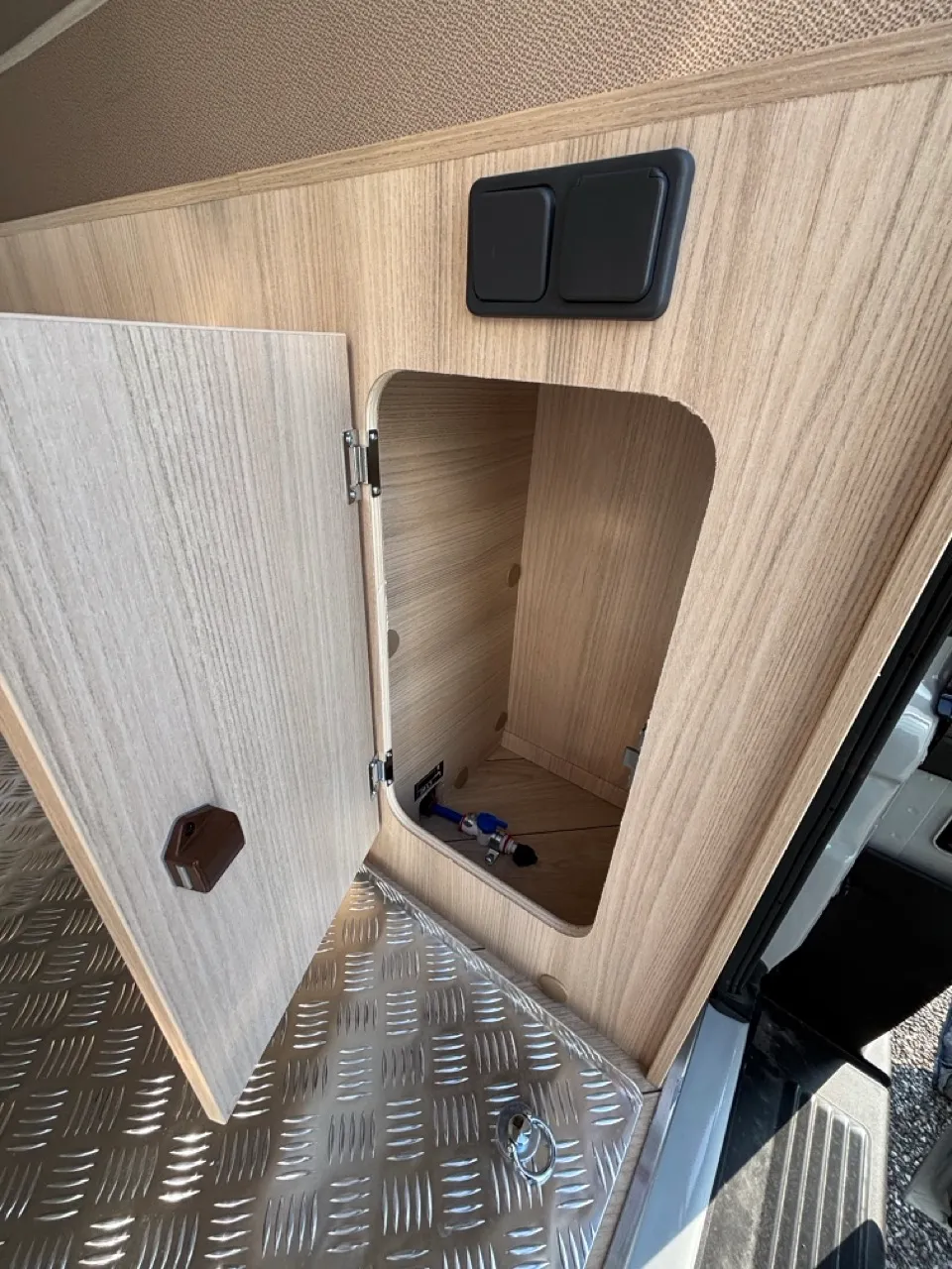 Fourgon aménagé - Chausson - V690 SPORT LINE - 2026