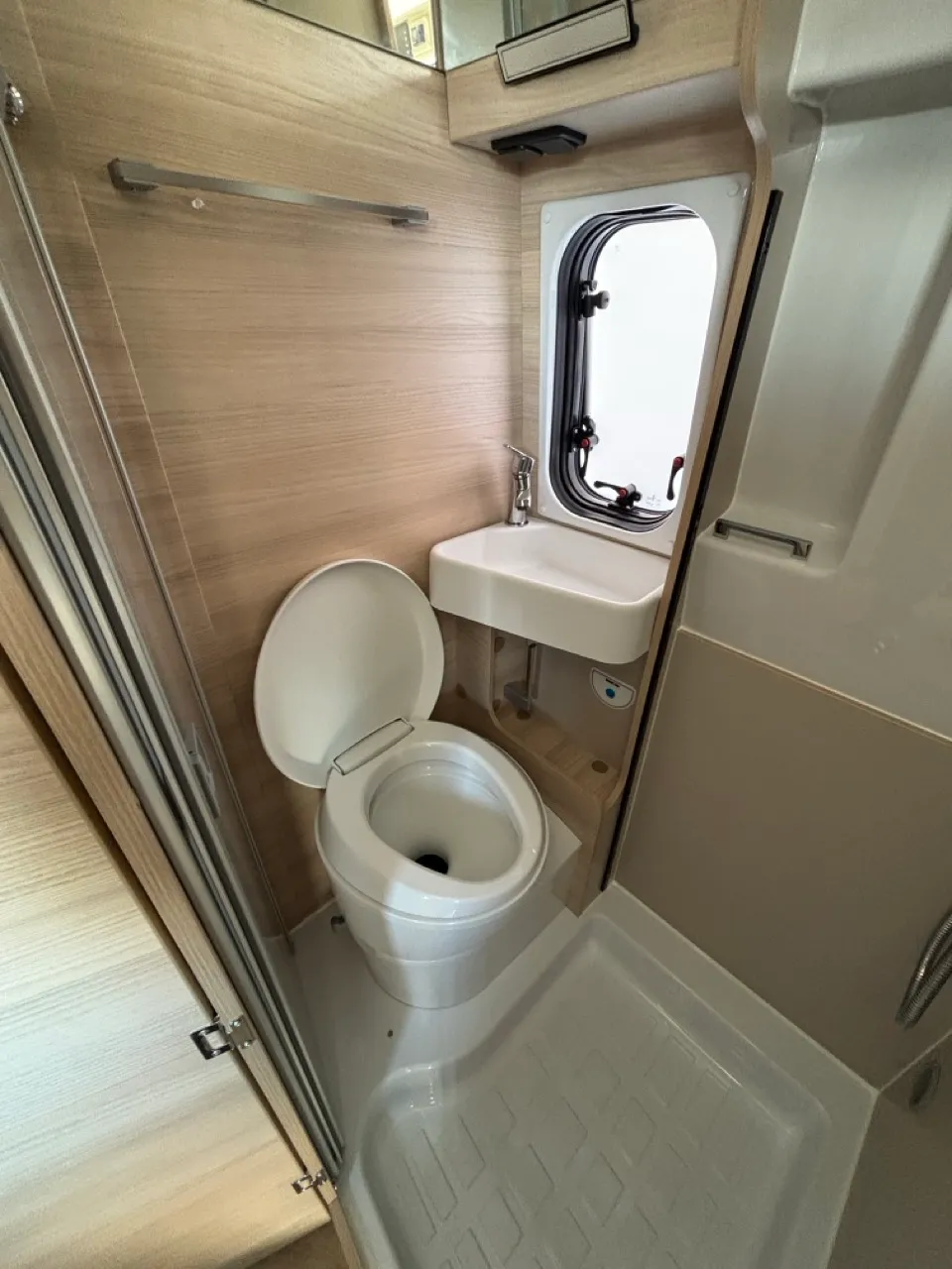 Fourgon aménagé - Chausson - V690 SPORT LINE - 2026