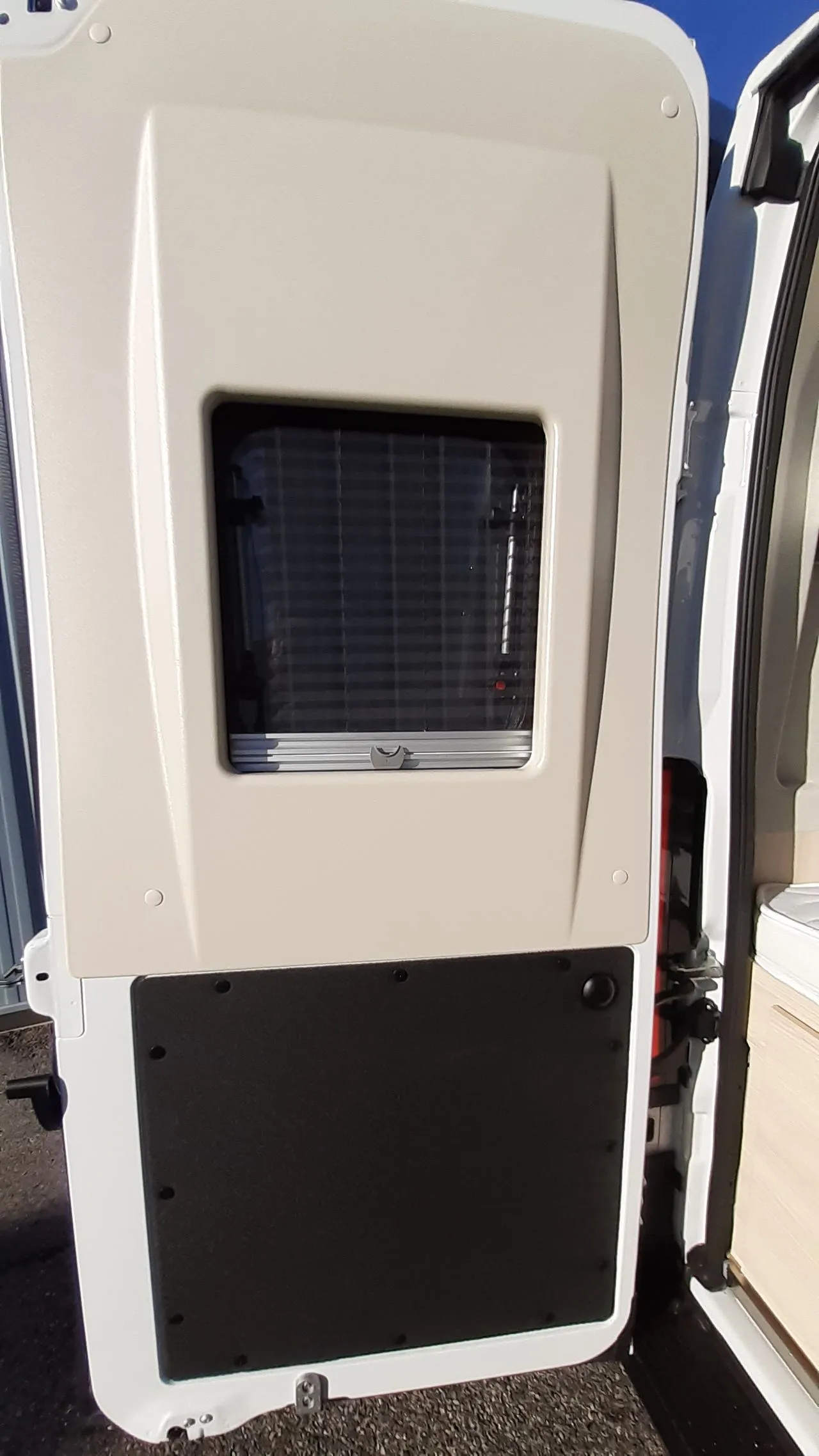 Fourgon aménagé - Chausson - V594 MAX FIRST LINE LIGHT - 2026