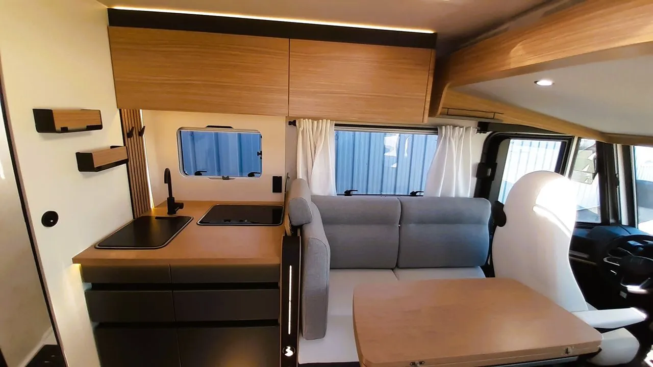 Camping-car - Bavaria - I720FGJ - 2027