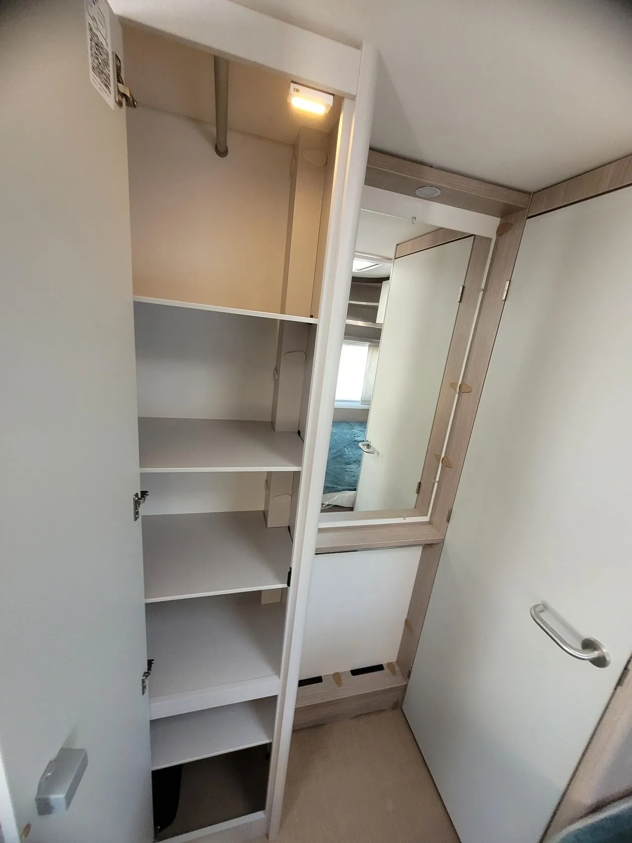 Caravane - Burstner - PREMIO 455 TS BLACK FOREST - 2025