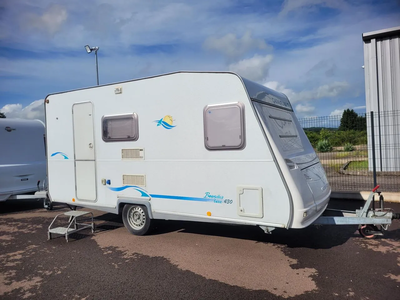 Caravane occasion – Rigide — Van aménagé